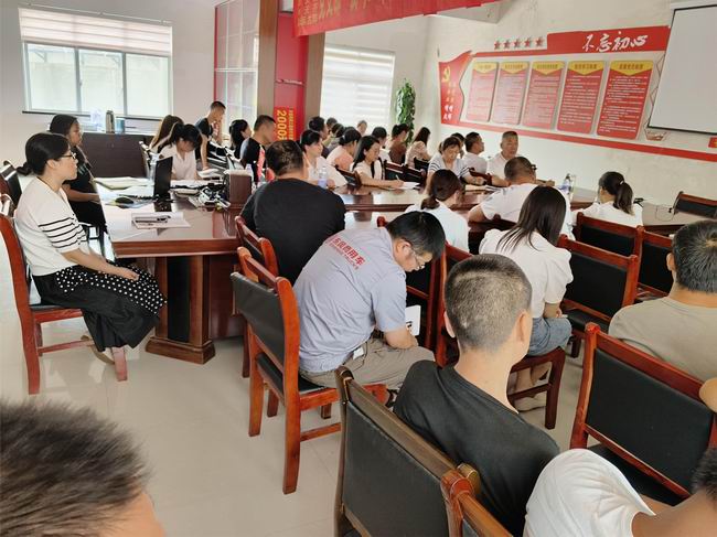 13-6 培訓(xùn)照片2 13-6 培訓(xùn)照片2